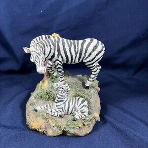 Zebra Figurine Mom & Baby Wildlife Display Decor Handpainted Collectible Resin S